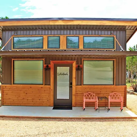 Green Acres Cottages - Luckenbach Suite